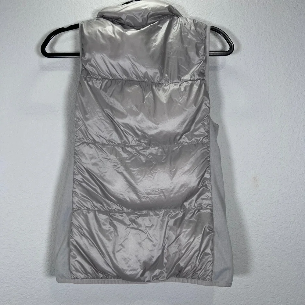 Fabletics Puffer Vest Lightweight Quilted Full Zip Sleeveless Layer size small - Picture 7 of 8